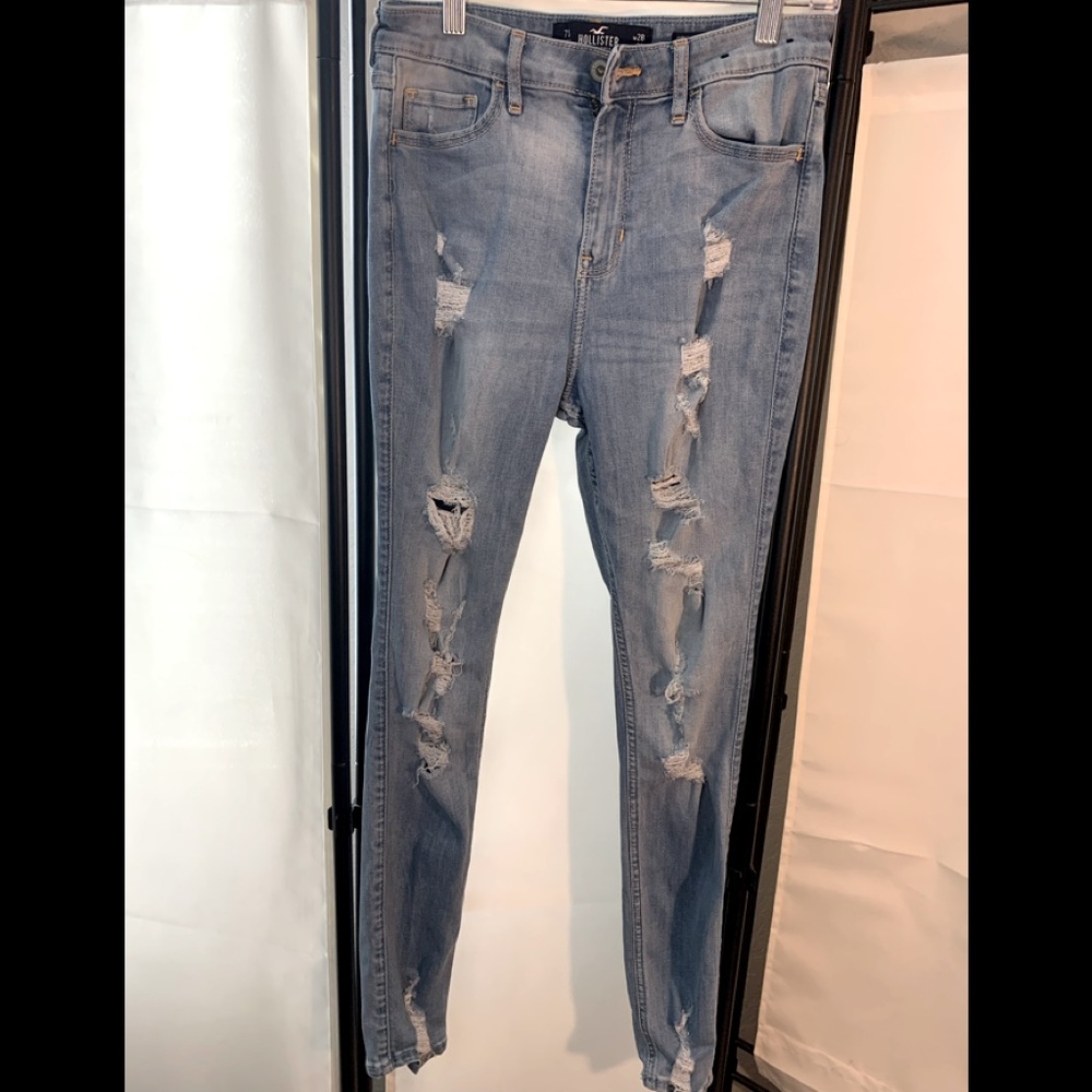 So 7/28 Hollister Curvy High Rise Supper Skinny Jeans